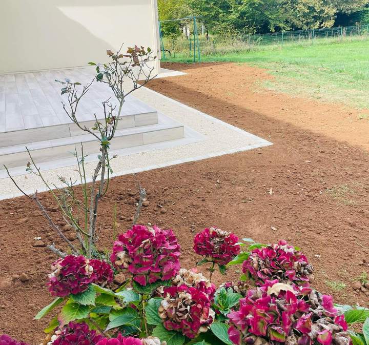 Aménagement de cour près de Fumel